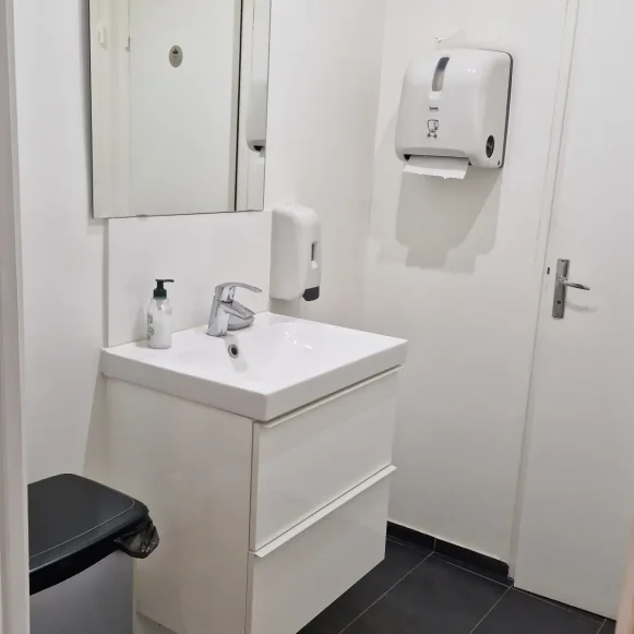 Open Space  8 postes Location bureau Rue Notre Dame des Victoires Paris 75002 - photo 7