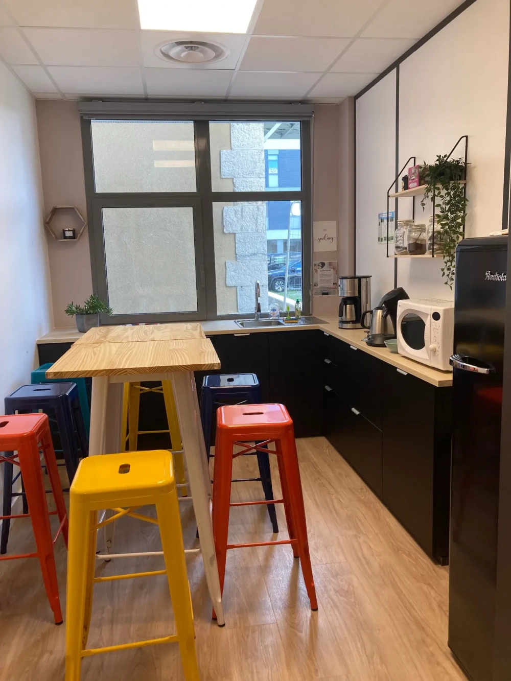 Bureau privé - 38200 - 2 postes - 600€