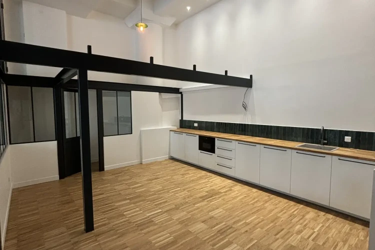 Espace indépendant - 75004 - 20 postes - 7000€