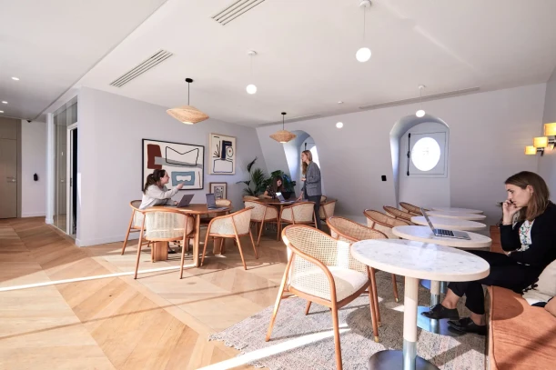 Espace indépendant - 75008 - 58 postes - 57420€
