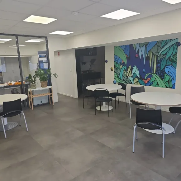 Bureau privé 20 m² 4 postes Coworking Rue des Arts et Métiers Grenoble 38000 - photo 5
