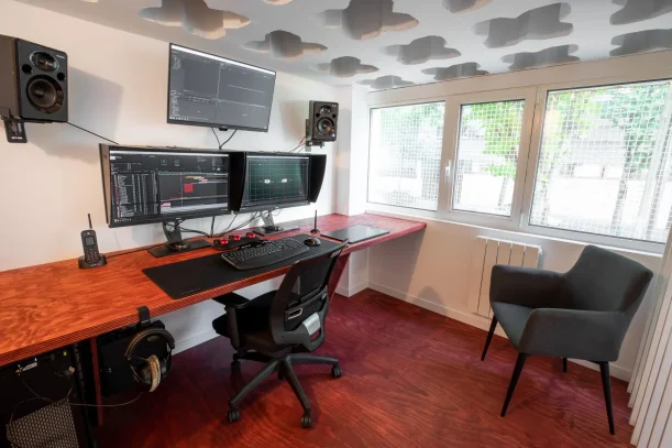 Open Space - 75020 - 4 postes - 700€