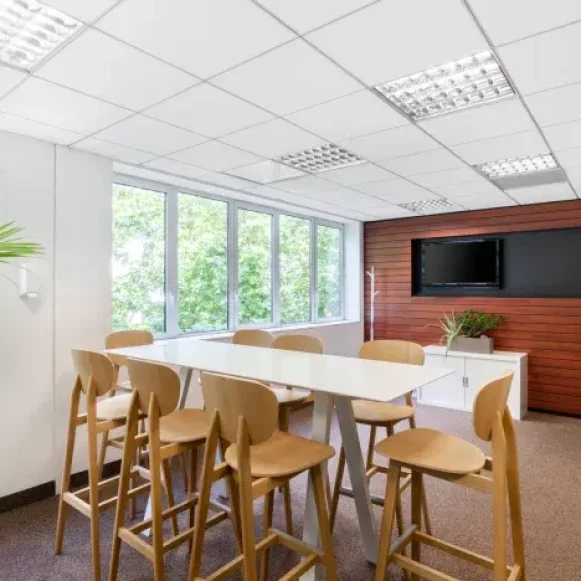 Bureau privé 15 m² 3 postes Coworking Rue de la Villette Lyon 69003 - photo 2