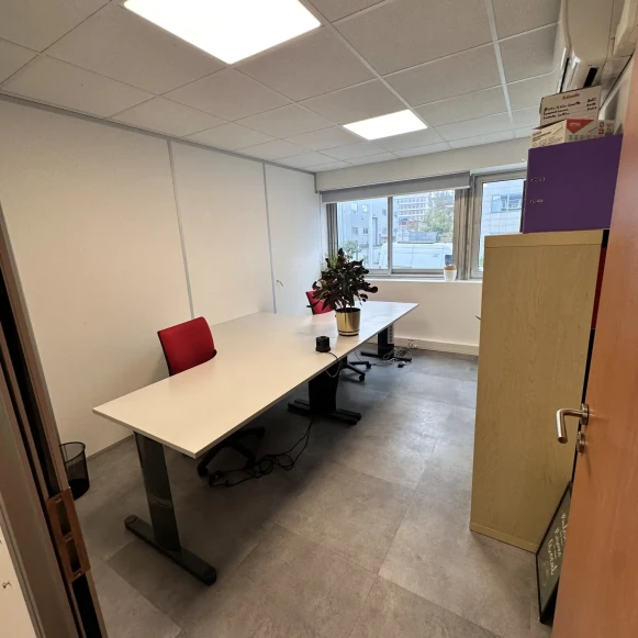Bureau privé 14 m² 2 postes Location bureau Rue d'Arras Nanterre 92000 - photo 3