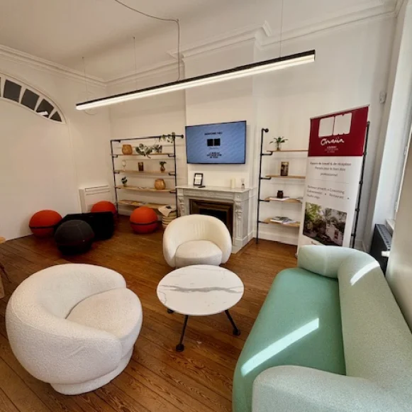 Bureau privé 14 m² 3 postes Coworking Rue Turenne Bordeaux 33000 - photo 4