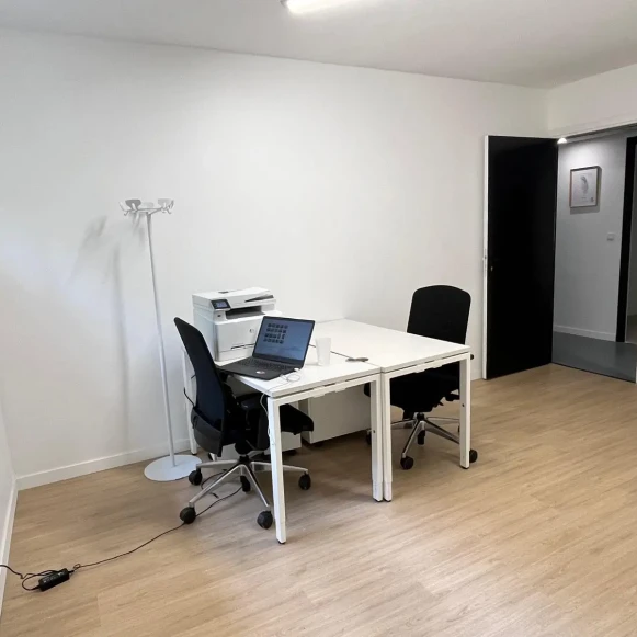 Bureau privé 12 m² 2 postes Coworking Avenue du Général Michel Bizot Paris 75012 - photo 2