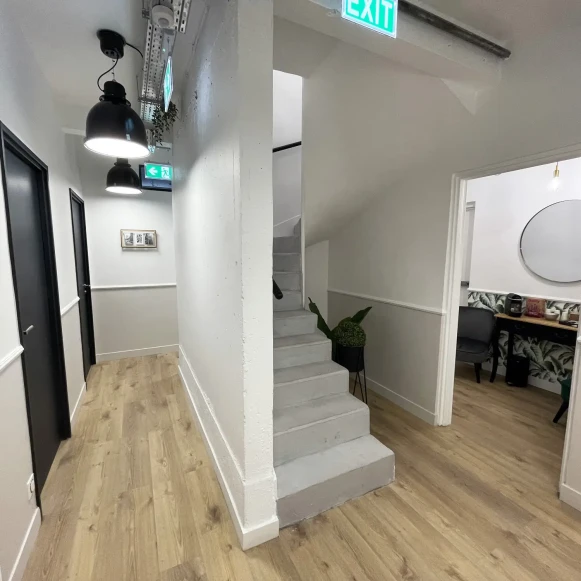 Bureau privé 9 m² 2 postes Coworking Avenue Pasteur Montreuil 93100 - photo 7