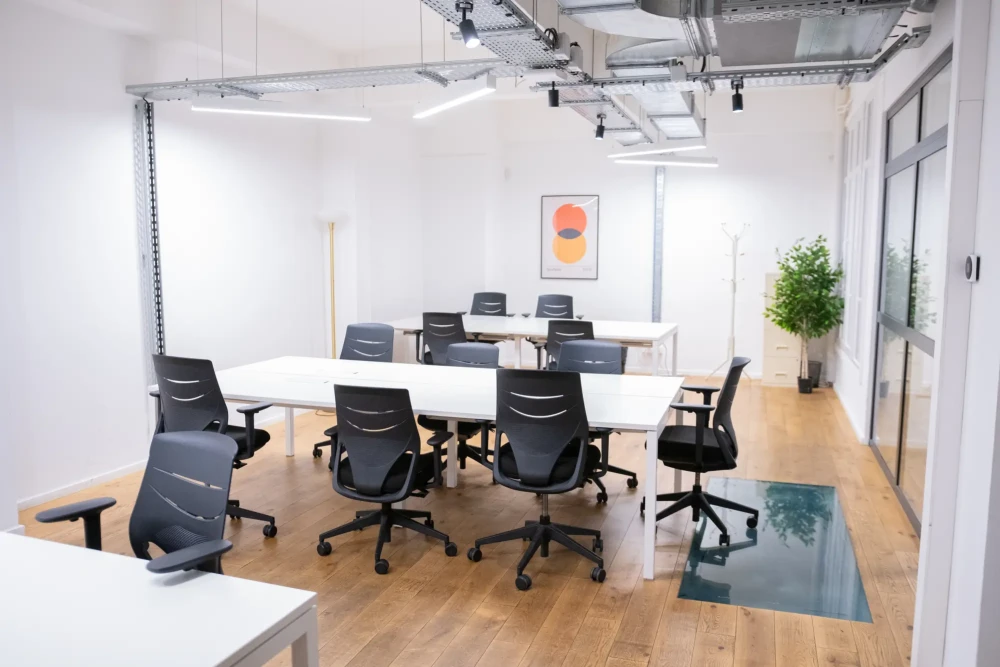Espace indépendant - 75010 - 80 postes - 36000€