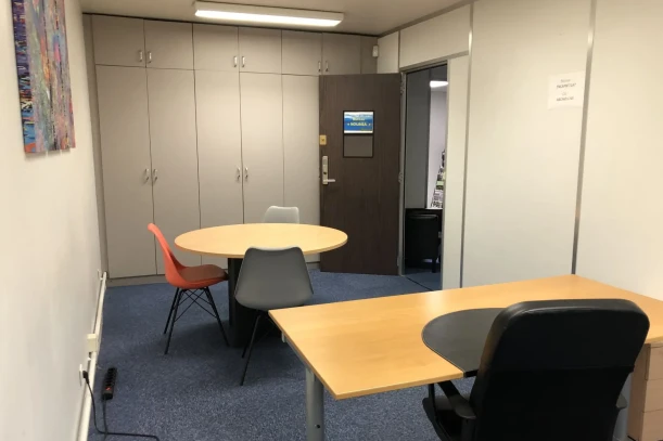 Bureau privé - 92500 - 2 postes - 790€
