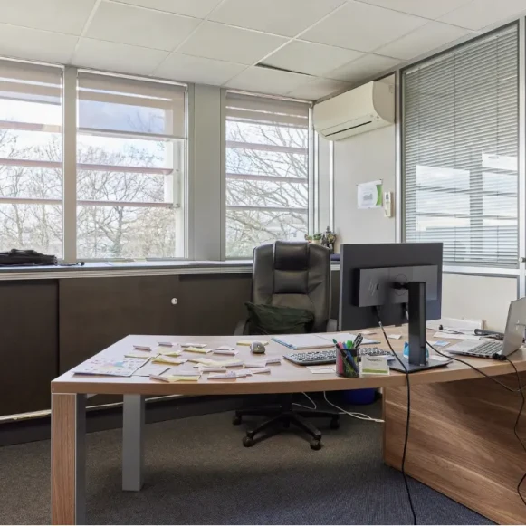 Espace indépendant 100 m² 15 postes Location bureau Rue Louis Kerautret Botmel Rennes 35000 - photo 1