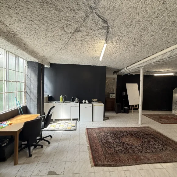 Espace indépendant 100 m² 12 postes Location bureau Rue Pétion Paris 75011 - photo 4