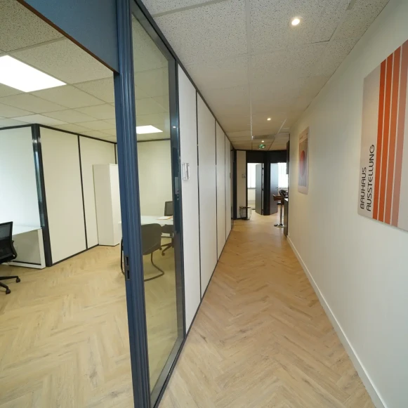 Bureau privé 20 m² 4 postes Coworking Avenue de Norvège Villebon-sur-Yvette 91140 - photo 4