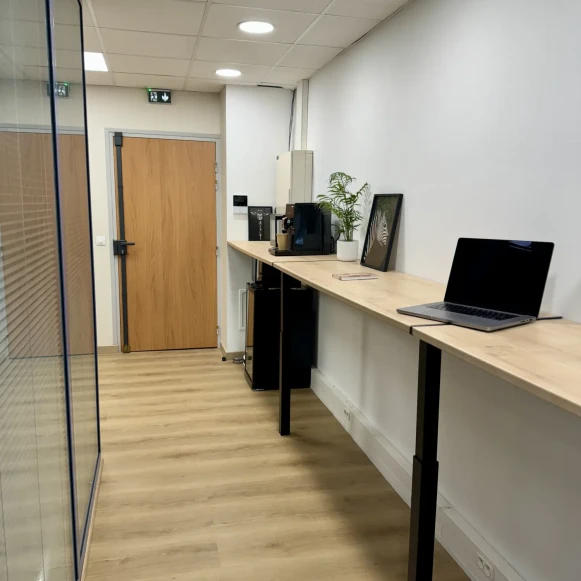 Bureau privé 16 m² 3 postes Location bureau Boulevard de Strasbourg Lille 59000 - photo 4