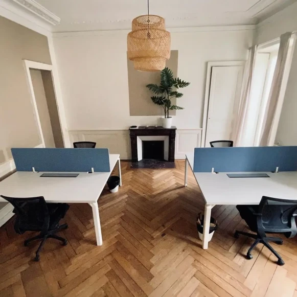 Bureau privé 27 m² 6 postes Location bureau Rue des Cadeniers Nantes 44000 - photo 1