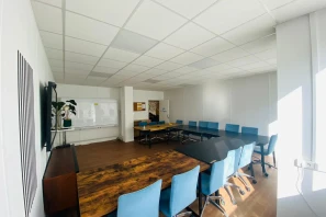 Espace indépendant - 69003 - 30 postes - 11500€