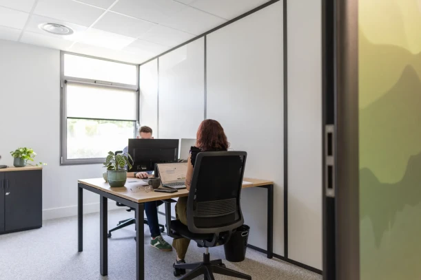 Bureau privé - 74650 - 2 postes - 900€