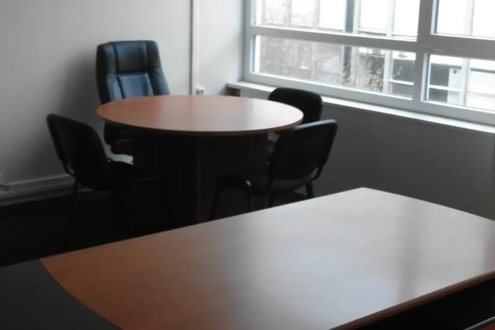 Bureau privé - 77470 - 12 postes - 720€