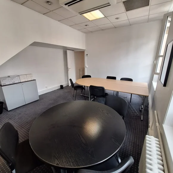 Bureau privé 27 m² 6 postes Coworking Avenue de Messine Paris 75008 - photo 5