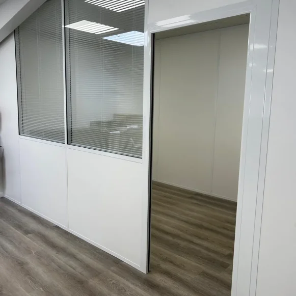 Bureau privé 120 m² 25 postes Coworking Rue Louis Ampère Neuilly-sur-Marne 93330 - photo 4