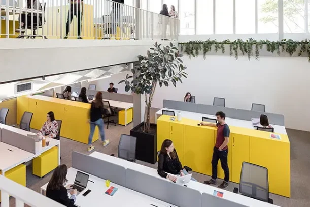 Open Space - 75011 - 4 postes - 750€