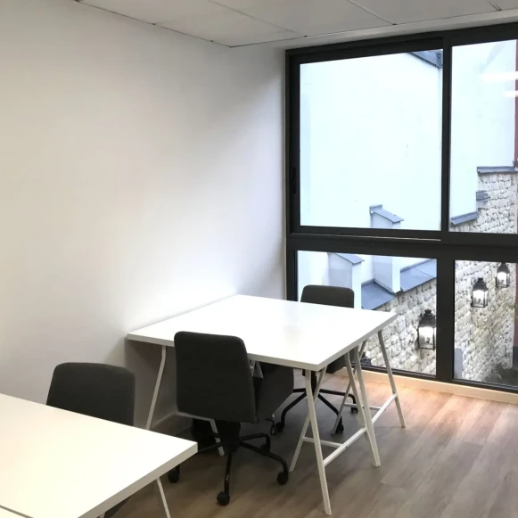Bureau privé 14 m² 5 postes Coworking Boulevard Victor Hugo Clichy 92110 - photo 1
