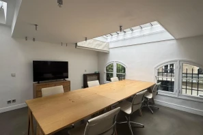 Espace indépendant - 75009 - 10 postes - 5500€