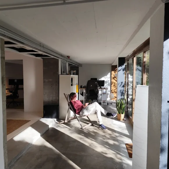 Open Space  4 postes Location bureau Rue René Peigne Nantes 44200 - photo 1