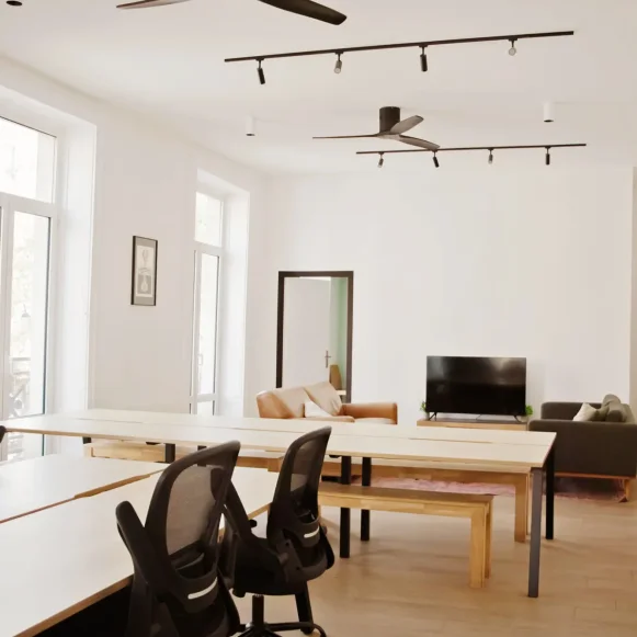 Espace indépendant 100 m² 18 postes Location bureau Boulevard Saint Denis Paris 75002 - photo 3