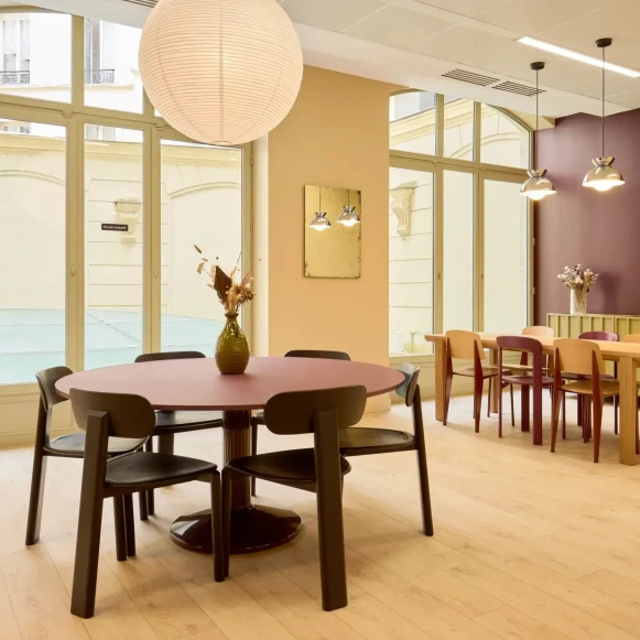 Bureau privé 23 m² 8 postes Coworking Rue du Général Foy Paris 75008 - photo 5