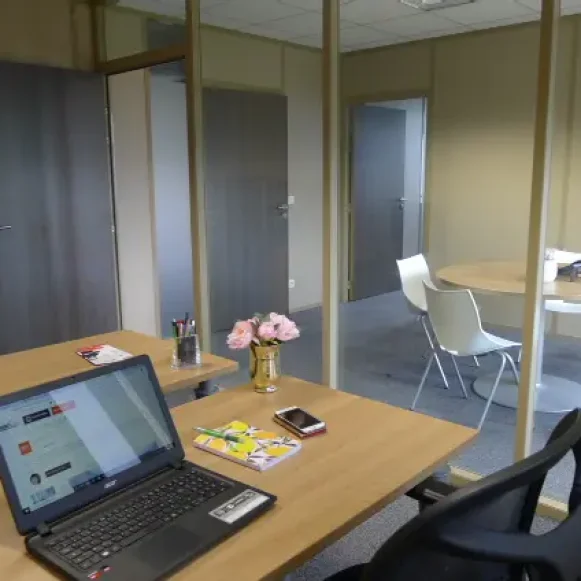 Bureau privé 40 m² 5 postes Location bureau Rue de la Découverte Labège 31670 - photo 2