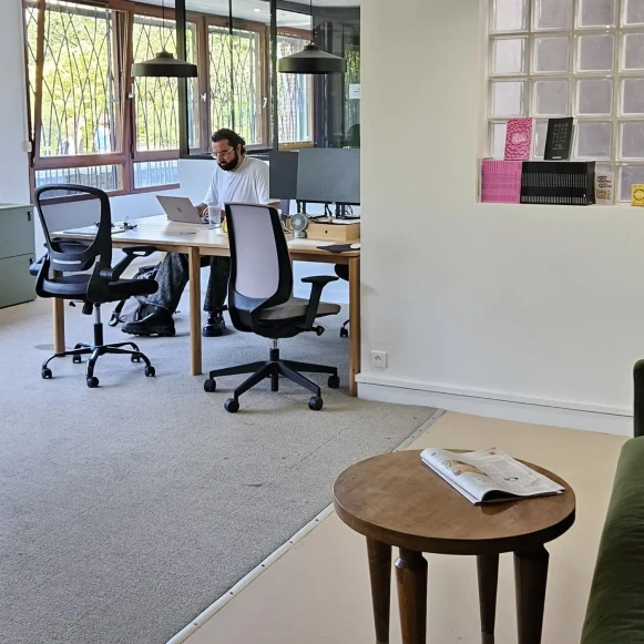 Bureau privé 24 m² 7 postes Coworking Avenue Daumesnil Paris 75012 - photo 4