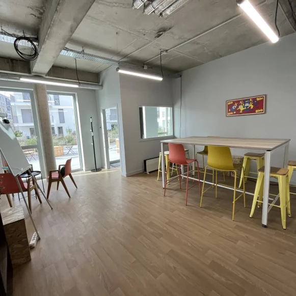 Bureau privé 32 m² 4 postes Coworking Boulevard Jean Moulin Angers 49100 - photo 3