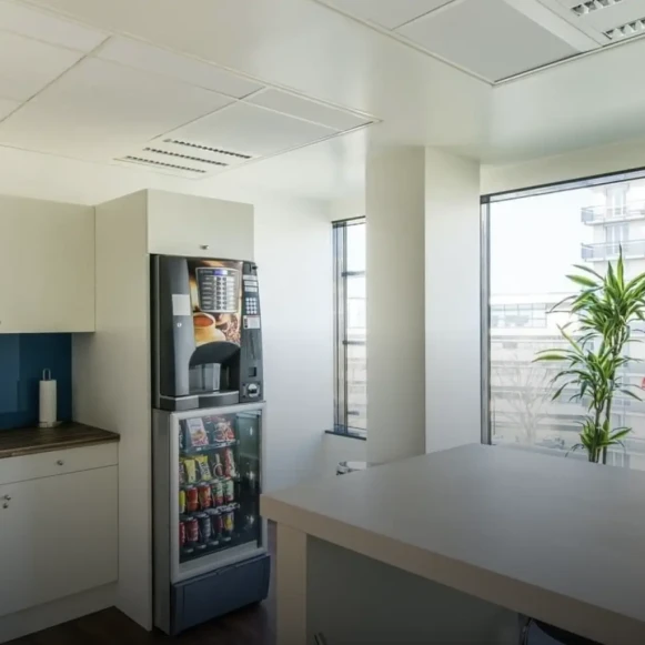 Bureau privé 16 m² 3 postes Coworking Boulevard national La Garenne-Colombes 92250 - photo 15