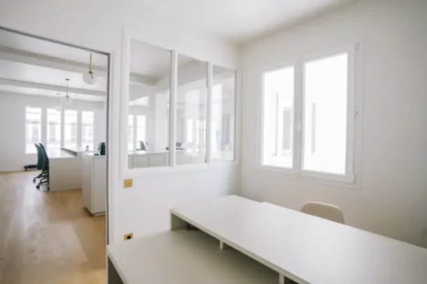 Bureau privé - 75010 - 2 postes - 950€