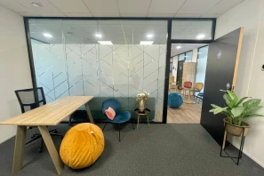 Bureau privé - 49800 - 3 postes - 785€