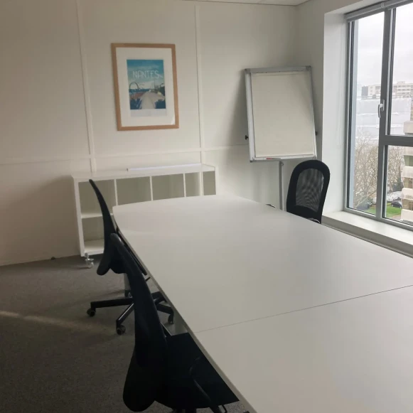 Bureau privé 21 m² 6 postes Coworking Rue René Viviani Nantes 44200 - photo 3