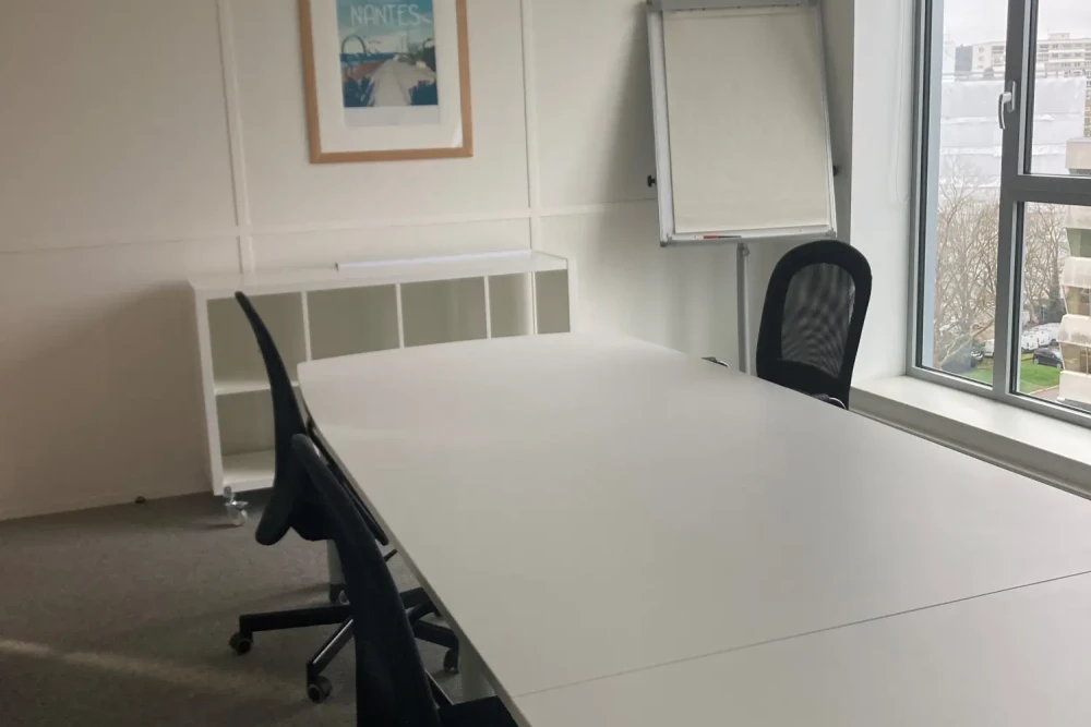 Bureau privé - 44200 - 6 postes - 1940€