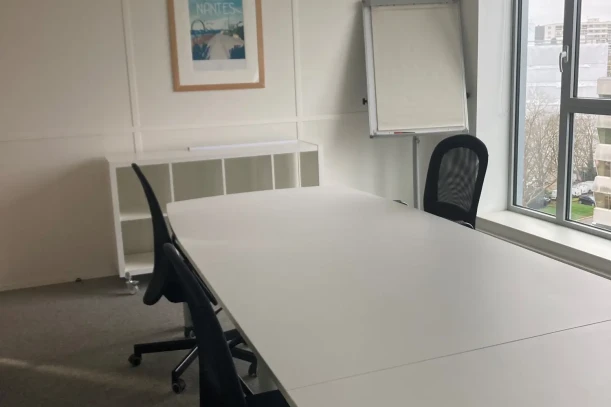 Bureau privé - 44200 - 6 postes - 1940€