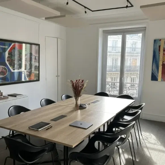 Bureau privé 16 m² 4 postes Location bureau Rue de Turbigo Paris 75001 - photo 4