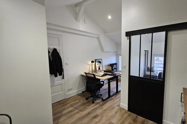 Bureau privé - 69006 - 2 postes - 460€