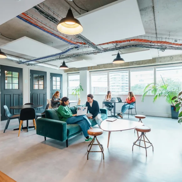 Bureau privé 11 m² 2 postes Coworking Rue Camille Desmoulins Issy-les-Moulineaux 92130 - photo 5