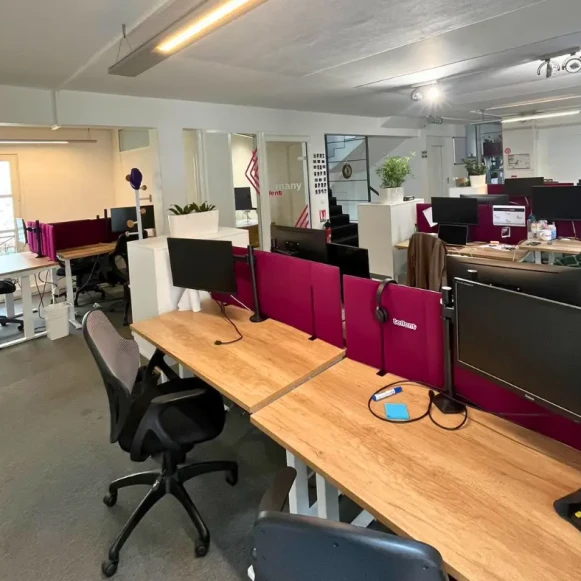 Bureau privé 100 m² 10 postes Location bureau Rue Henry Monnier Paris 75009 - photo 4