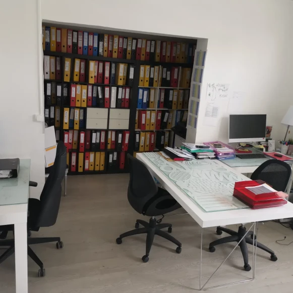 Bureau privé 20 m² 4 postes Location bureau Rue de Genève La Courneuve 93120 - photo 1