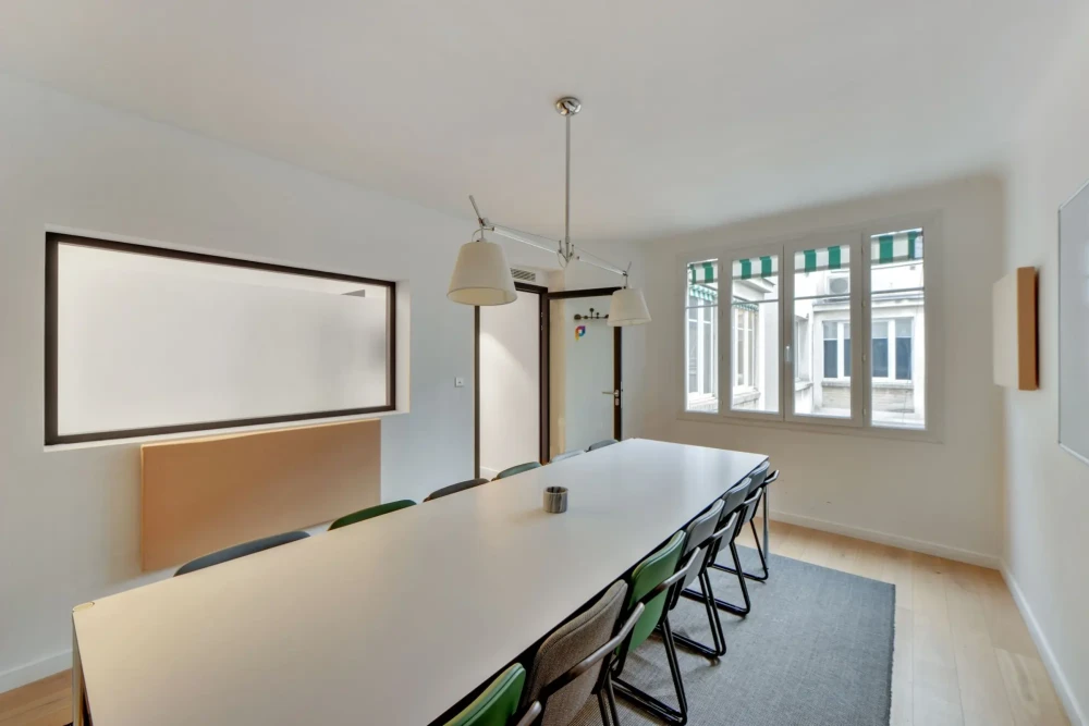 Espace indépendant - 75016 - 105 postes - 55000€