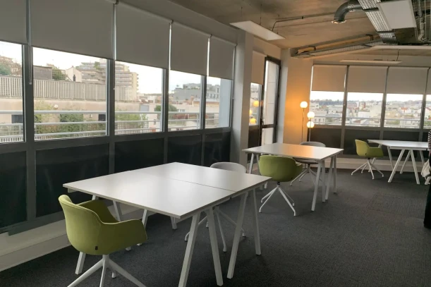 Open Space - 92100 - 9 postes - 280€