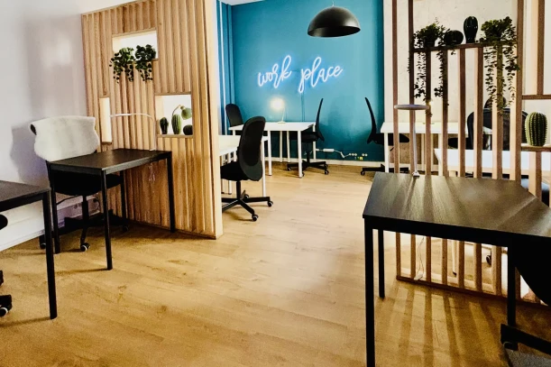 Open Space - 11100 - 15 postes - 167€