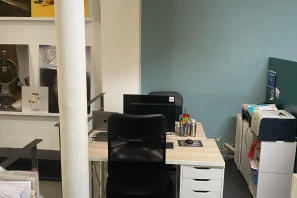 Open Space - 75002 - 1 poste - 300€