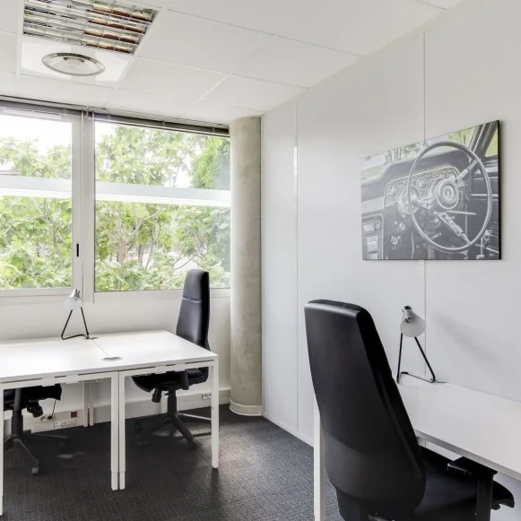 Bureau privé 16 m² 4 postes Coworking Rue Baden Powell Montpellier 34000 - photo 1