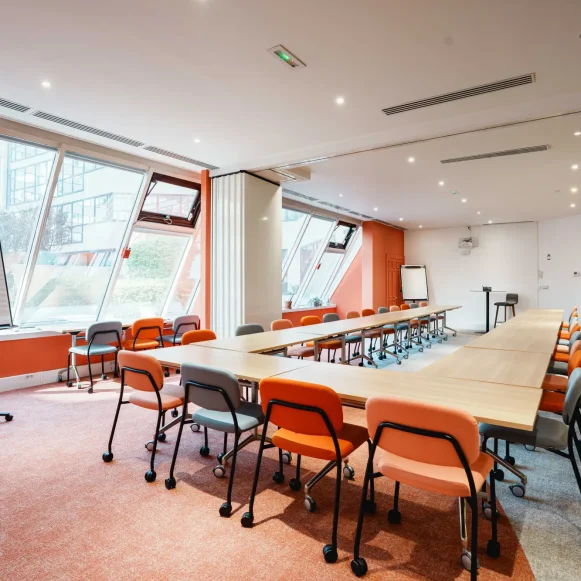 Bureau privé 21 m² 6 postes Coworking Rue Camille Desmoulins Issy-les-Moulineaux 92130 - photo 1