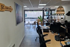 Open Space - 75013 - 4 postes - 250€